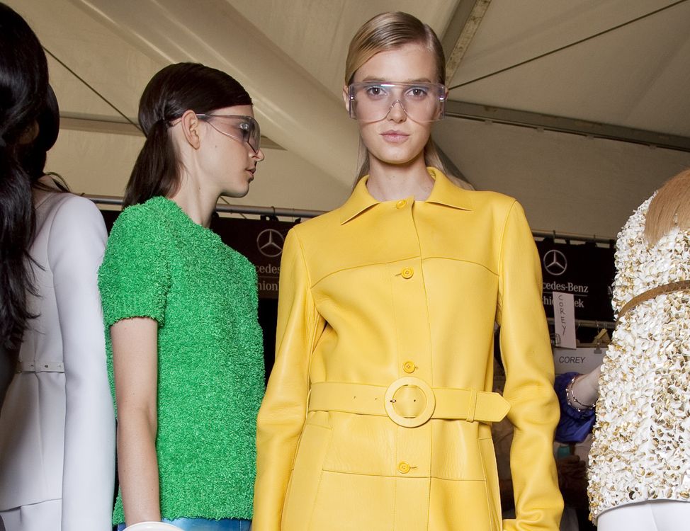 Shopping: Έντονα χρώματα που ανανεώνουν την γκαρνταρόμπα